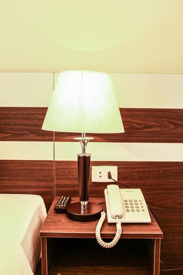 Lotus Village Hotel Hanoi Bagian luar foto