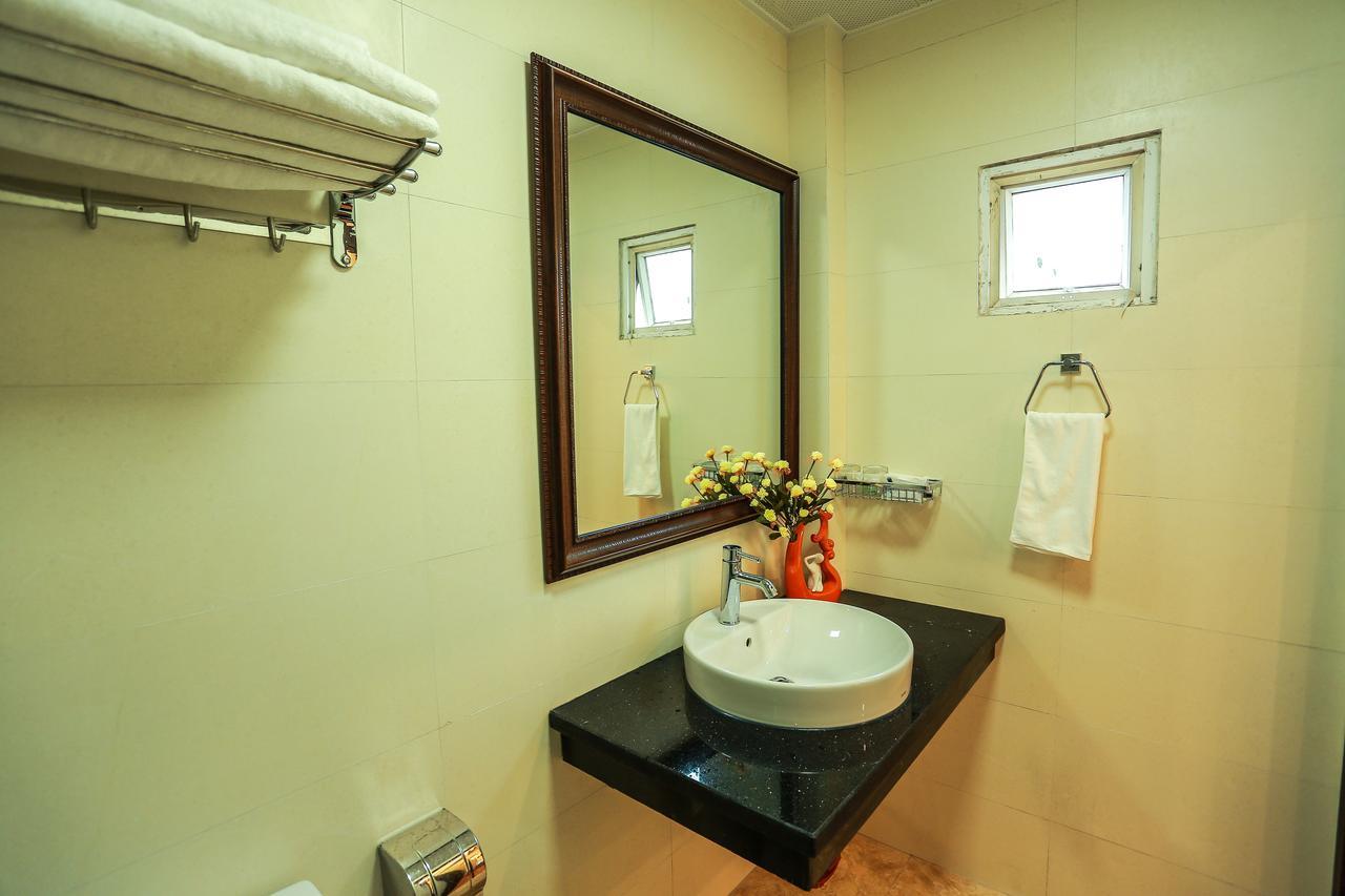 Lotus Village Hotel Hanoi Bagian luar foto