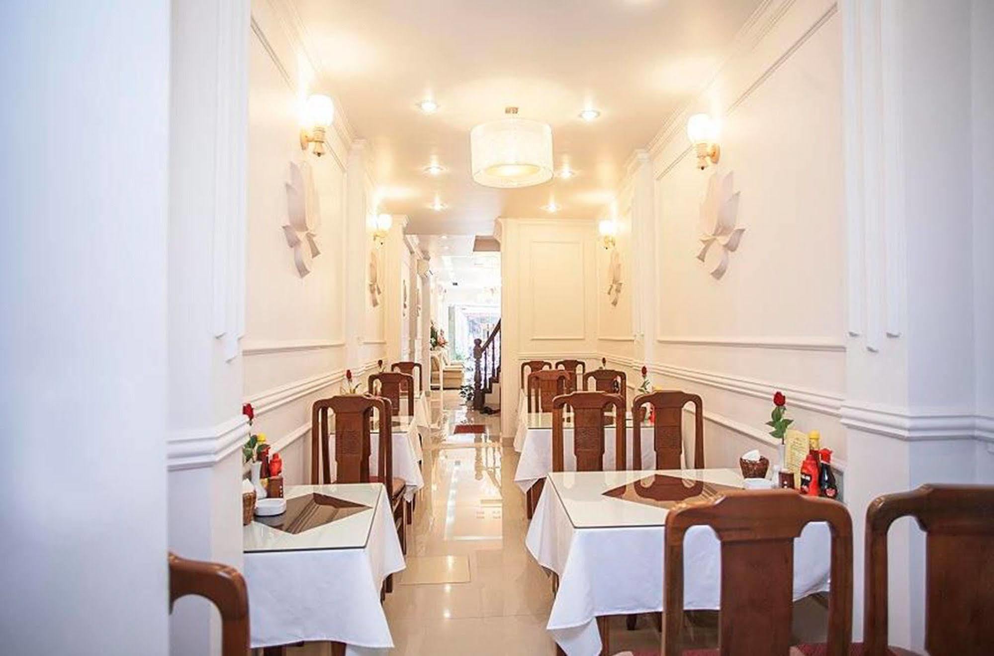 Lotus Village Hotel Hanoi Bagian luar foto